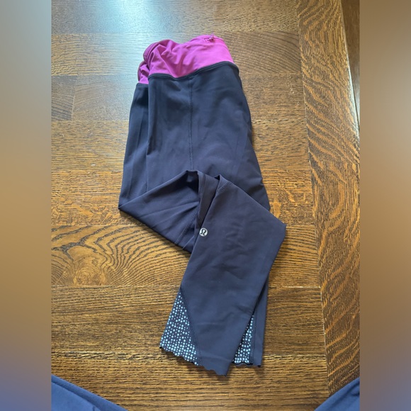 Lululemon vintage style, adjustable waist band, great condition - Picture 3 of 3